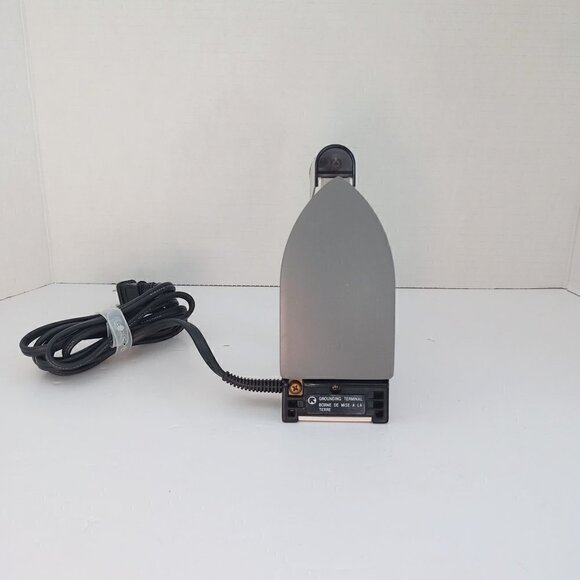 Travel Iron Sanyo with spray - Picture 3 of 6